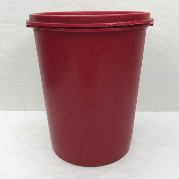 Vintage Rare Tupperware Servalier Red Tulip Quilt Container Sunburst Lid 811-13 - Picture 3 of 13